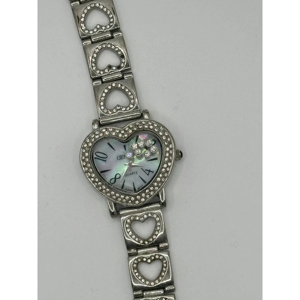 Geneva Silver Tone Heart Shaped Watch‎ Rhinestone Mother of Pearl Dial Quartz